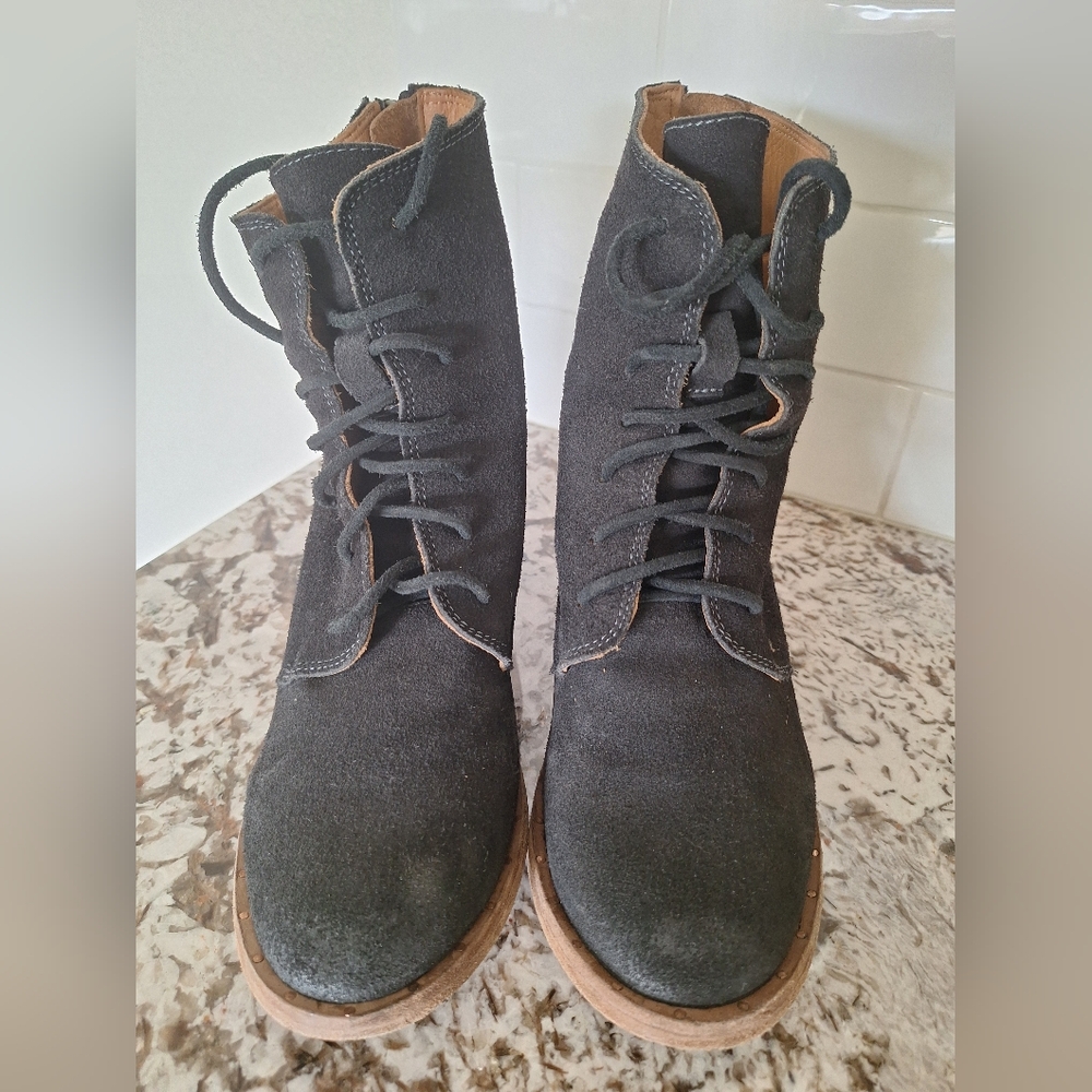 Beek Black Lace-Up Boots Size 8.5